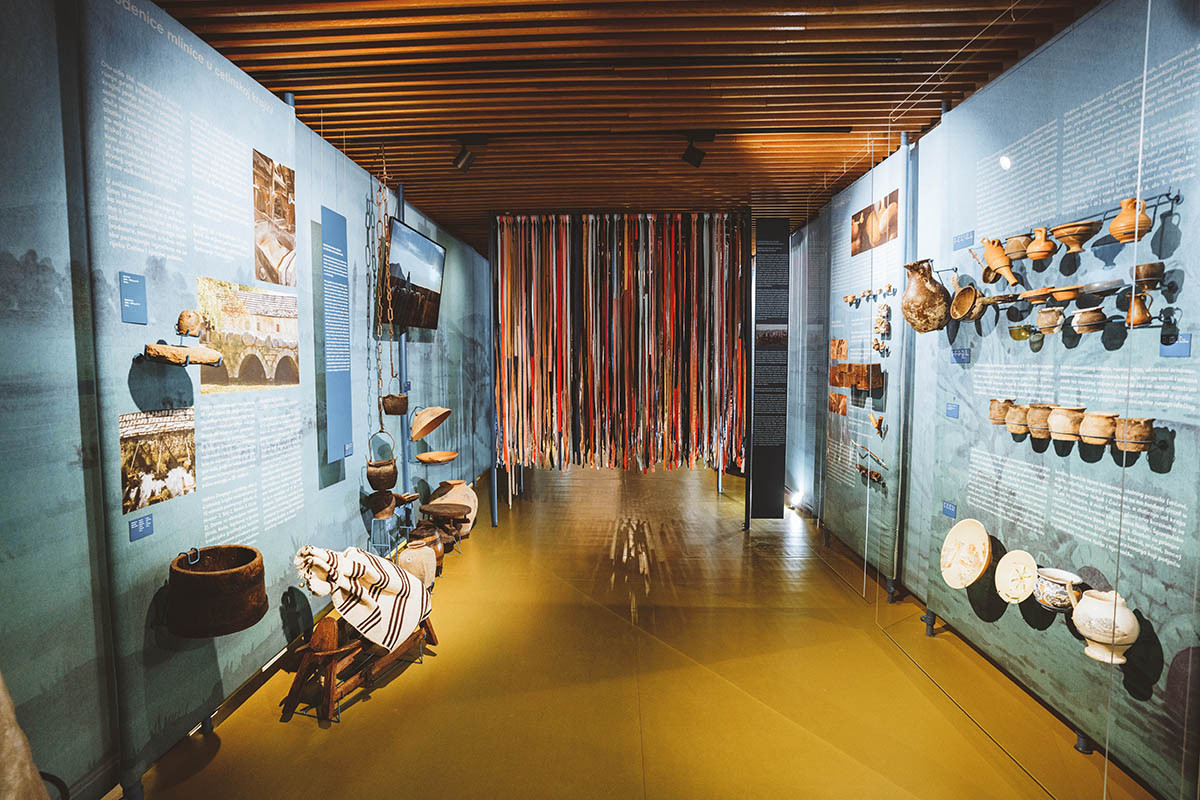 Referenca Muzej Cetinske krajine - Sinj - Primat Logistika Opremanje muzeja